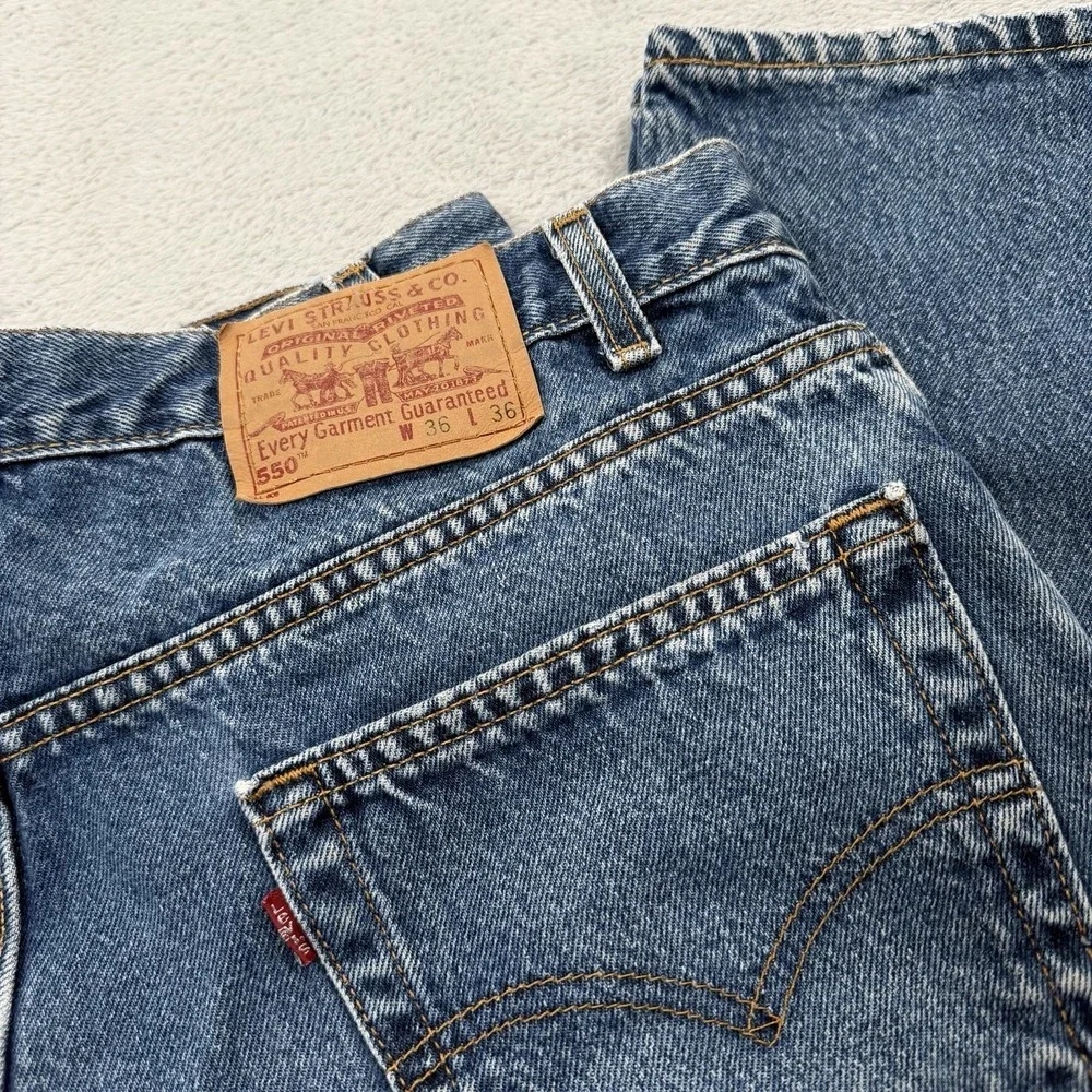 Vintage Levis 550 Jeans Mens 36x36 Blue Relaxed Fit Made in USA Y2K 90s